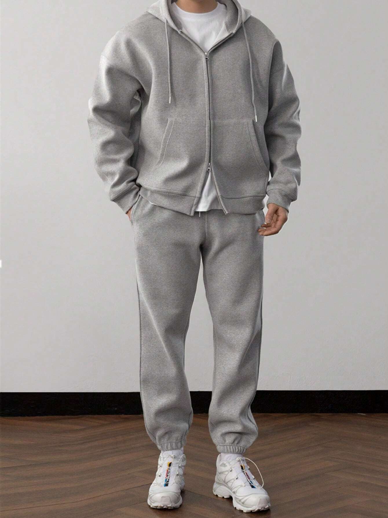 NICK | Casual set van hoodie en broek voor heren in een tijdloos design