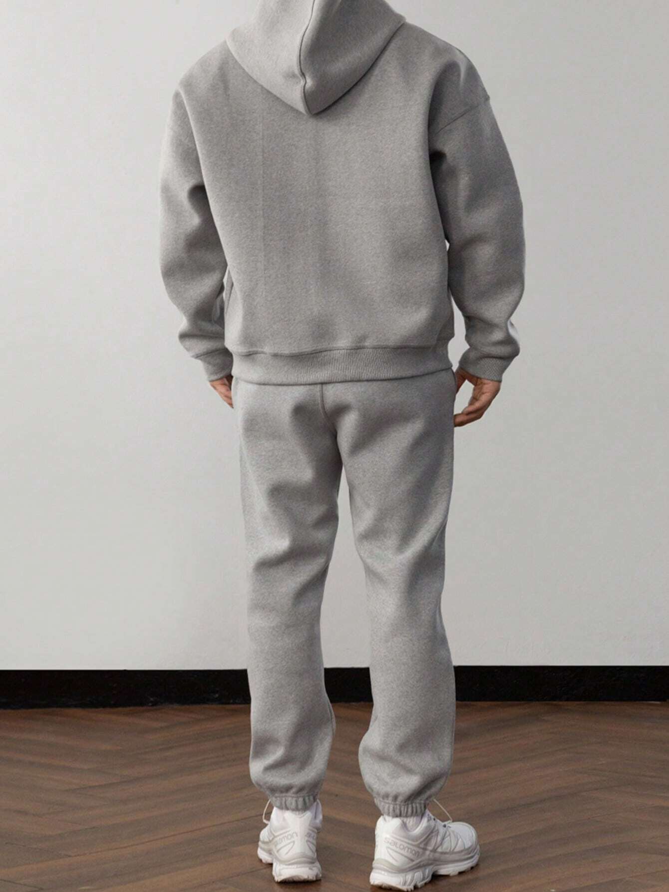 NICK | Casual set van hoodie en broek voor heren in een tijdloos design