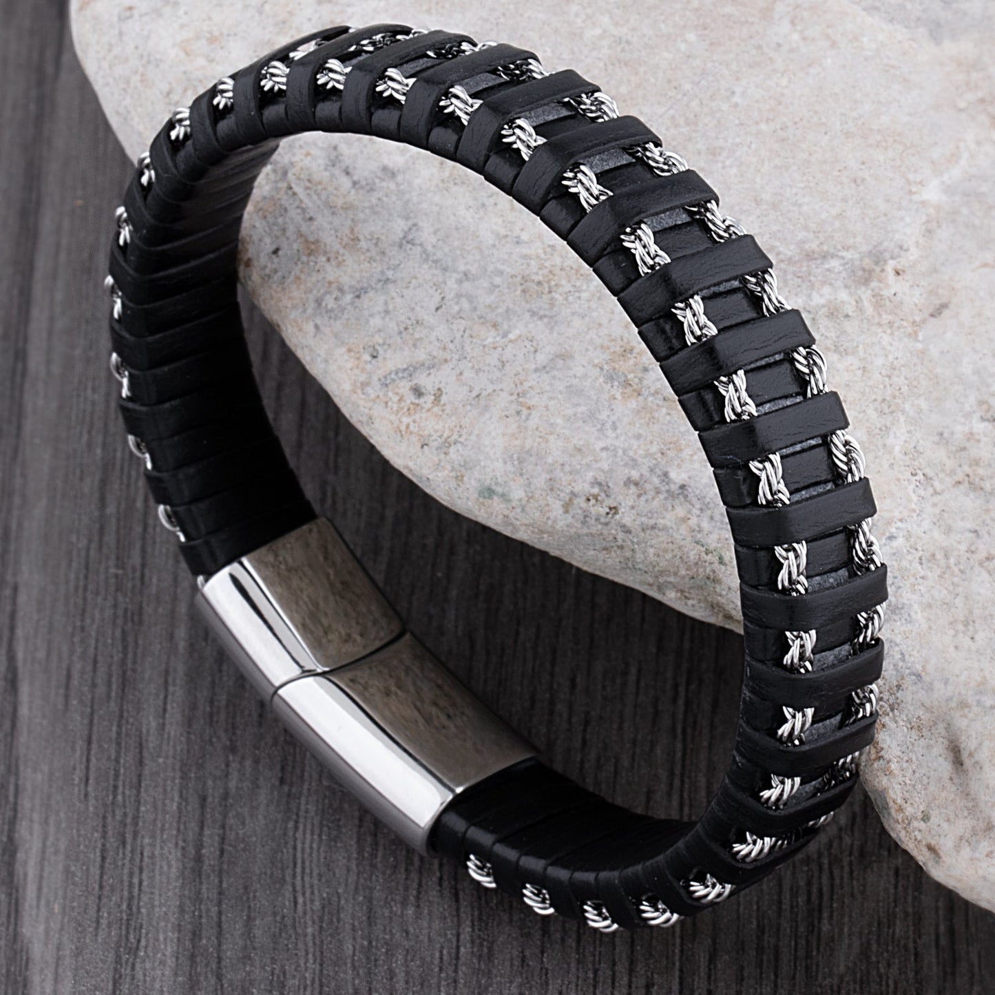 Lars – Stoere leren armband met roestvrijstalen sluiting - River Mode